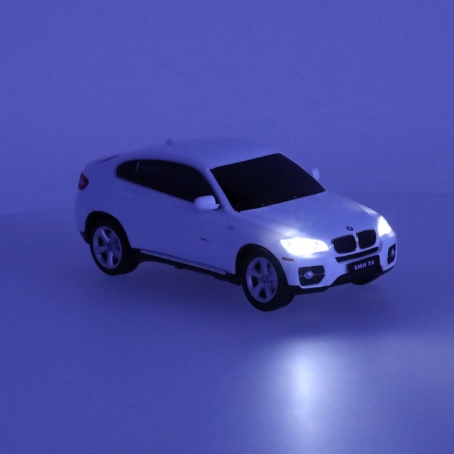 Daljinski upravljani auto BMW X6 1:24 bijeli