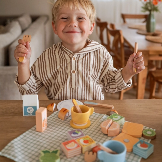 Kreativna igra kuhanja i posluživanja