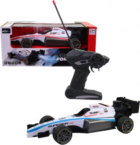 Formula s daljinskim upravljanjem s dimom i svjetlom