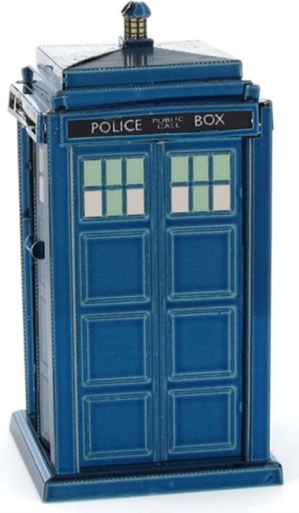 Ikonična TARDIS kao metalni model