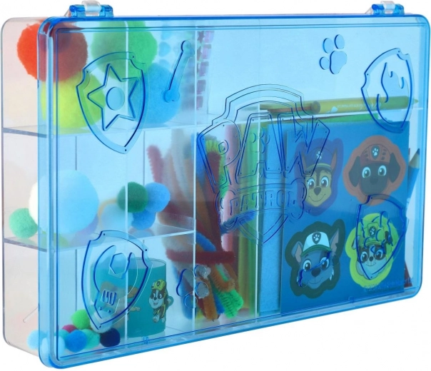 Čvrsti plastični koferić s preglednim pretincima