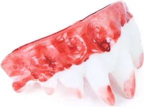 Vampirski zubi za realističan efekt