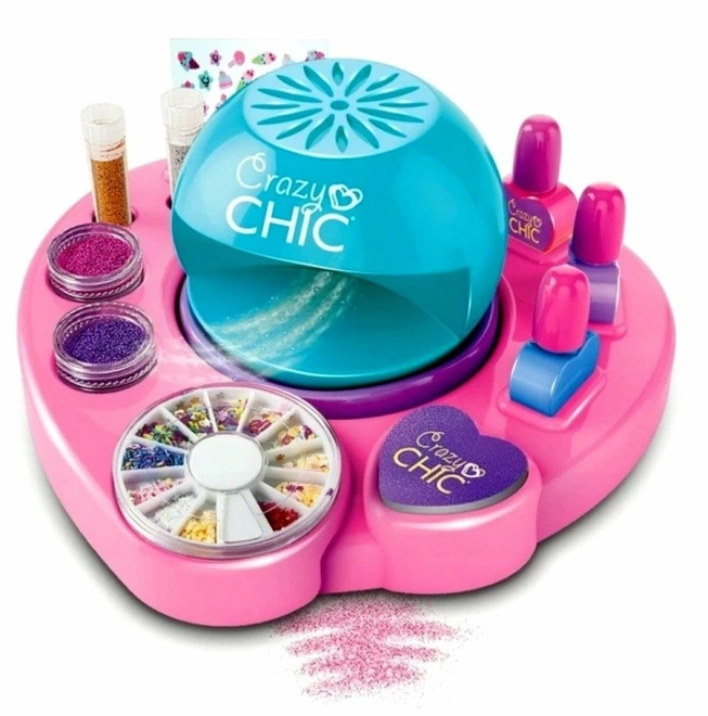 Mini salon manikure s bogatom opremom