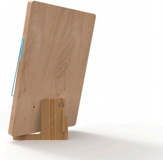 Robusna drvena izrada sa stalkom