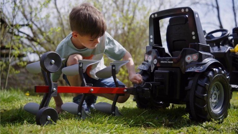 Kompatibilno s Rolly Toys pedal traktorima