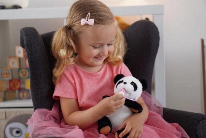 Interaktivna panda s bočicom