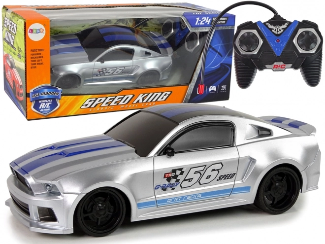Brzi srebrni daljinsko upravljani sportski automobil 1:24