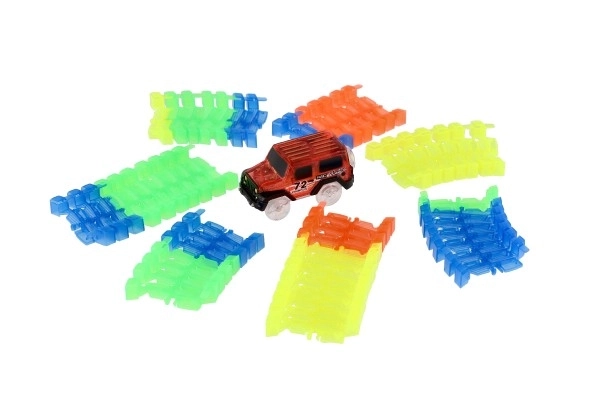 Svjetleća staza + auto na baterije plastika 57 kom dužina 72cm na kartici 17x24x7cm