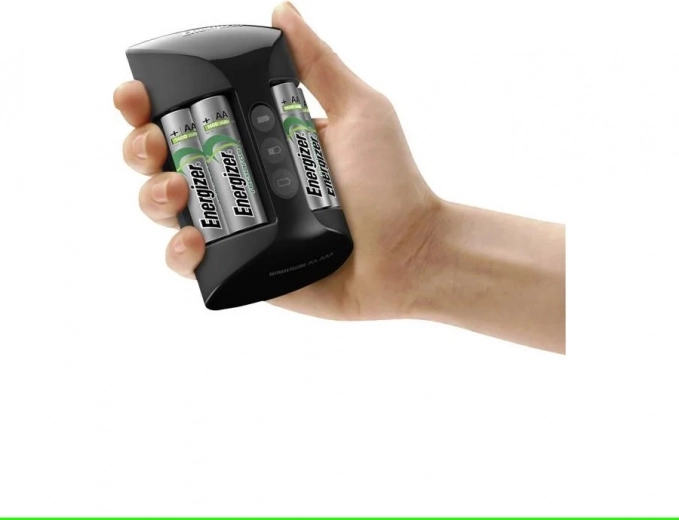 Udobno punjenje do četiri AA ćelije