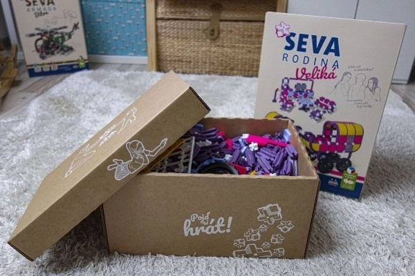 Konstruktor SEVA OBITELJ Veliki plast 915 dijelova u kutiji 27x38x18cm