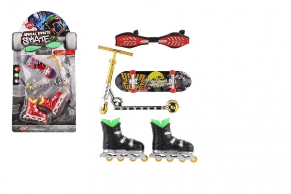 Set skateboard, waveboard, role, prstni romobil plastika mix vrsta na kartici 16x30cm
