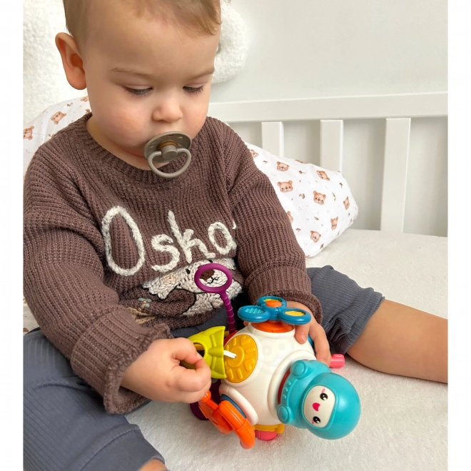 Senzorna kocka Montessori za djecu od 18 mjeseci