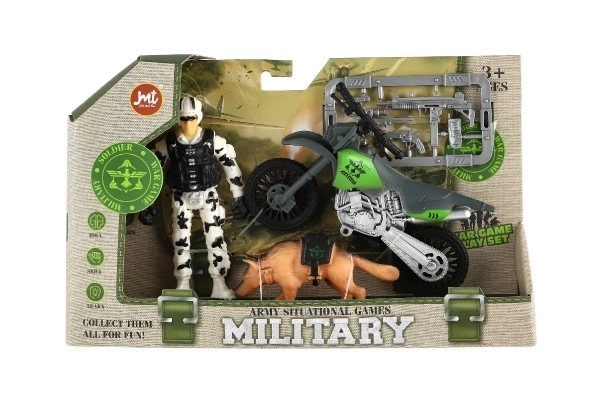 Vojni set plastična motor, vojnik, pas s dodacima u kutiji 23x14x4cm