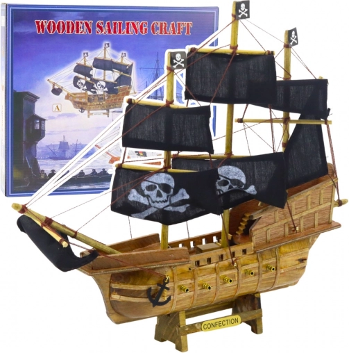 Dekorativni kolekcionarski model gusarskog broda s crnim jedrima 33x29 cm