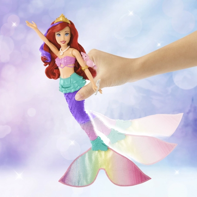 MATTEL Disney Princess lutka Ariel mala sirena pliva, mijenja boju