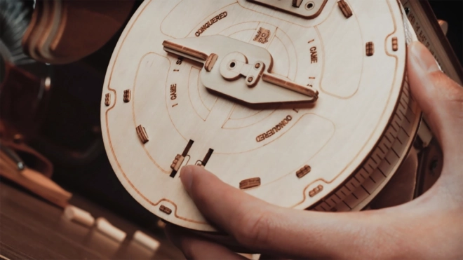 RoboTime 3D drvene mehaničke puzzle Samopal Thompson