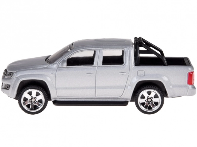 Metalni autić Volkswagen Amarok 1:64