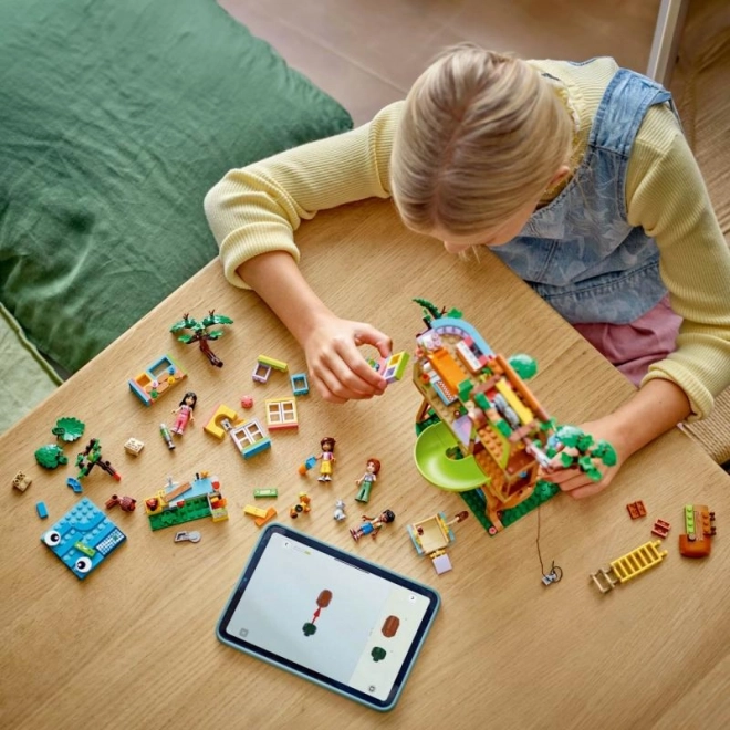 Kućica LEGO Friends na Drvetu Prijateljstva