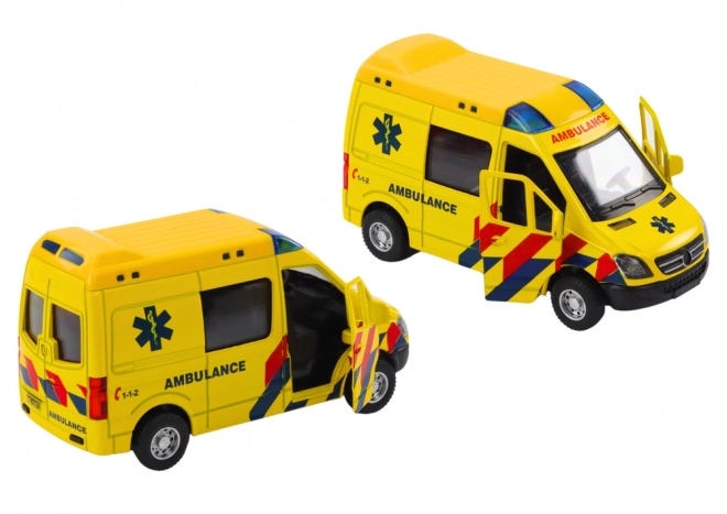 Model ambulante 1:32 s vratima na otvaranje i svjetlosnim i zvučnim efektima - žuta