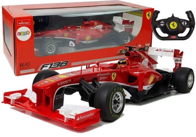 Trkaći auto Formula 1 Ferrari F138 crvena 1:12