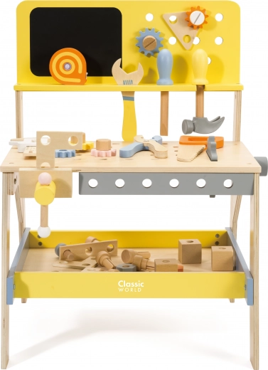 Stabilna drvena radna klupa s bogatom opremom