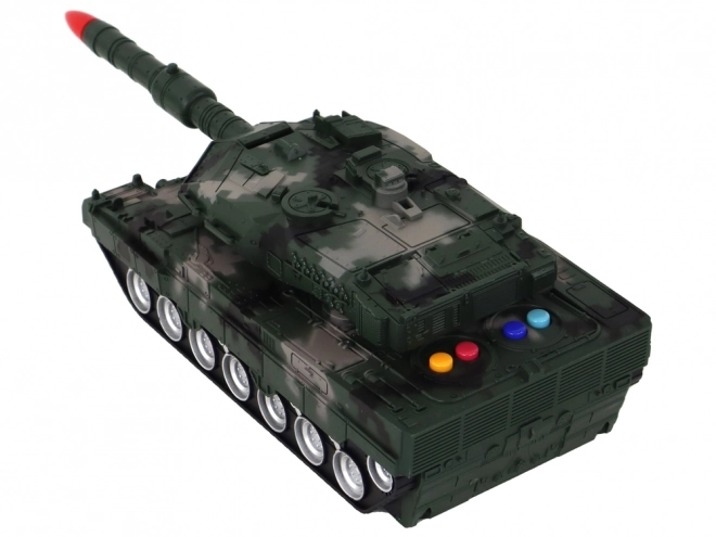 Zeleni RC tenk