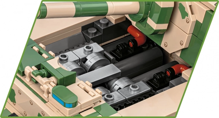 Izvadiv motor i realistični detalji