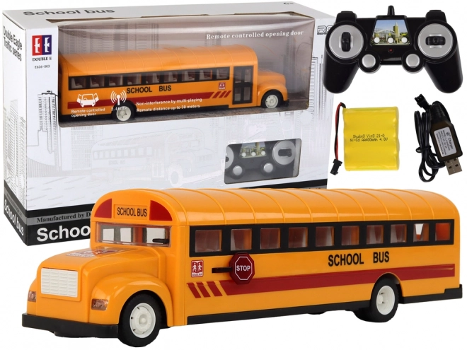 Žuti školski autobus na daljinsko upravljanje R/C Otvorena vrata