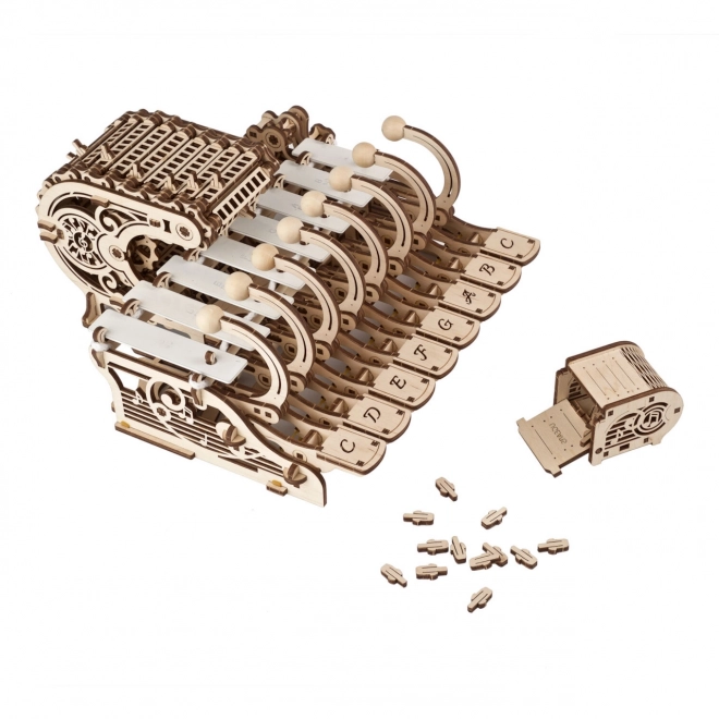 Ugears drveni mehanički model glazbenog instrumenta Celesta