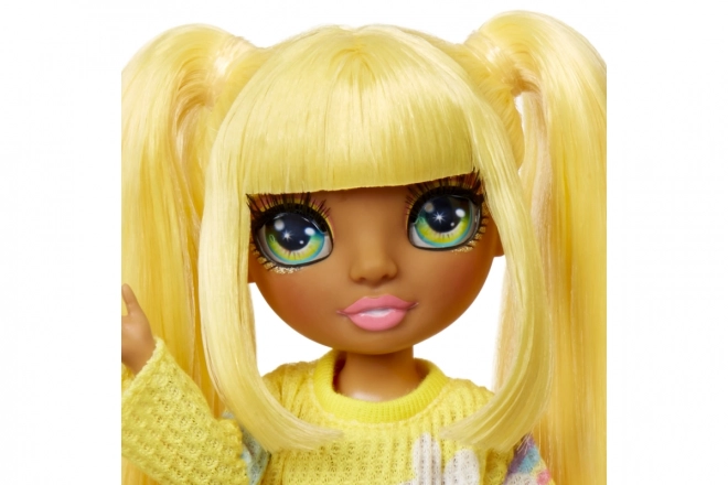 Rainbow High Junior Fashion lutka u pidžami - Sunny Madison