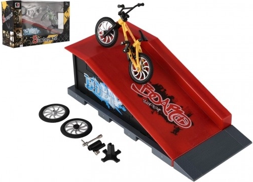 Prstovni BMX bicikl s vijčanim dodacima i rampom