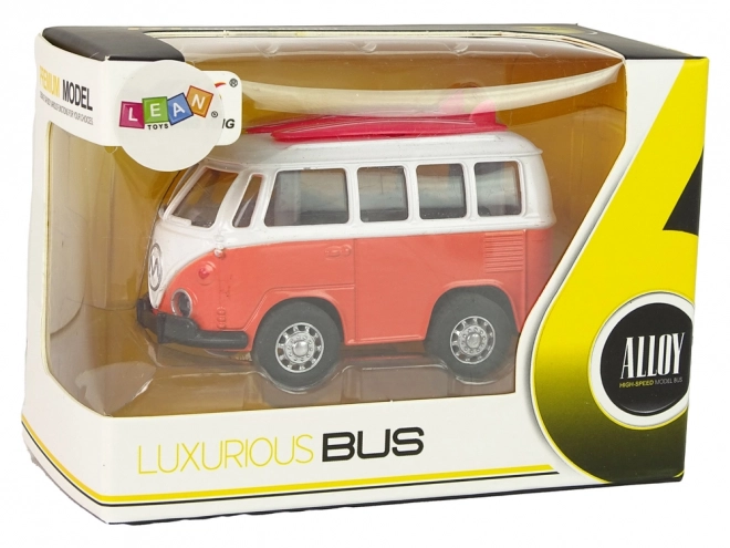 Metalni turistički autobus