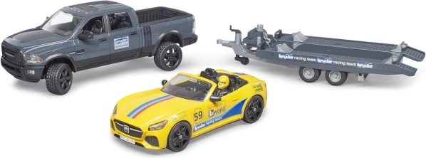 Bruder terenski pick-up RAM s prikolicom, sportskim automobilom i figuricom