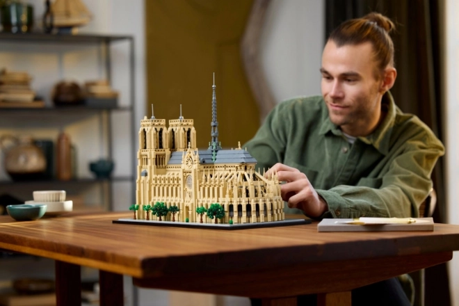 Lego arhictecture set: Katedrala Notre-Dame