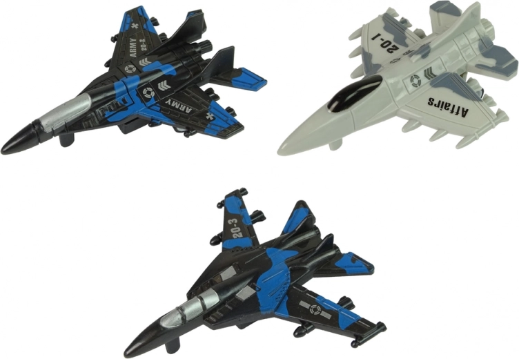 Tri lovačka zrakoplova s vojnim dizajnom