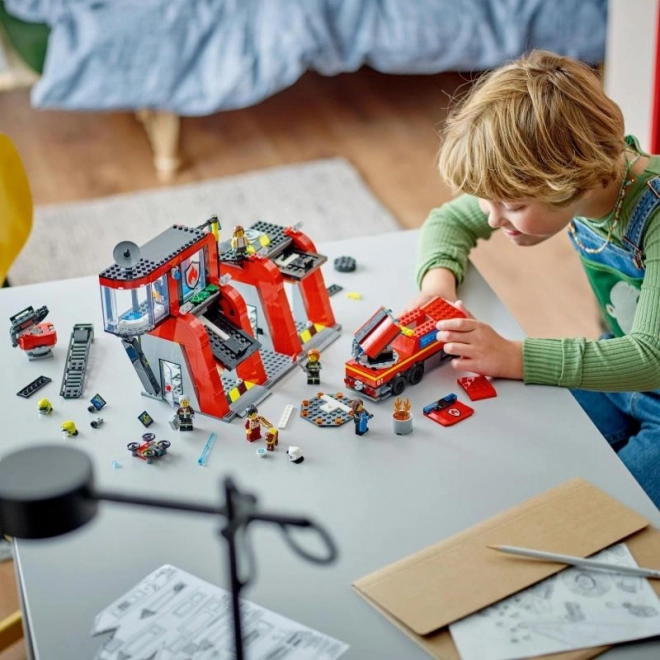 LEGO® City 60414 Vatrogasna postaja s vatrogasnim vozilom