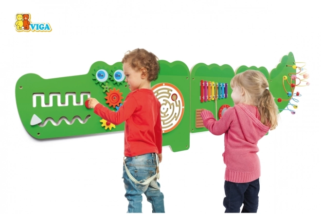 Drveni zidni montessori panel - krokodil