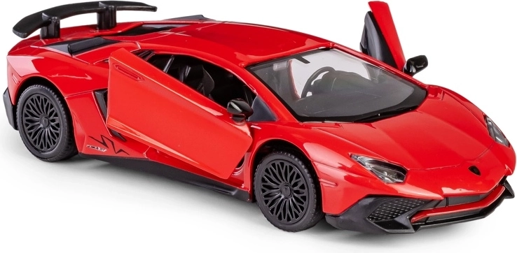 Otvarajuća vrata i detaljan interijer