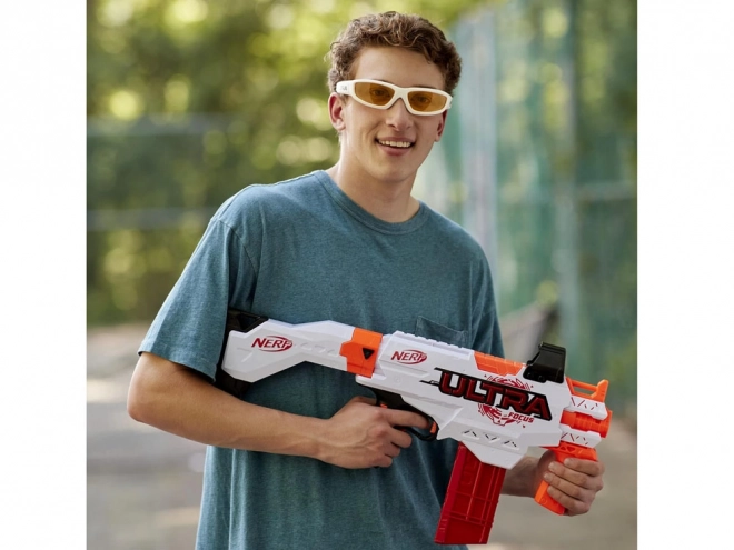 Veliki automatski pištolj Nerf Ultra Focus sa streljivom
