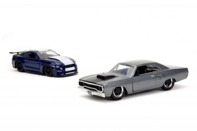 Komplet Dva Modela Automobila Ford Mustang GT350 i Plymouth Road Runner iz Brzi i Žestoki