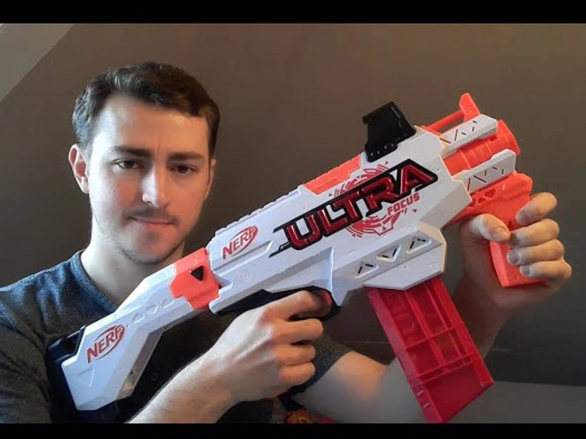 Veliki automatski pištolj Nerf Ultra Focus sa streljivom