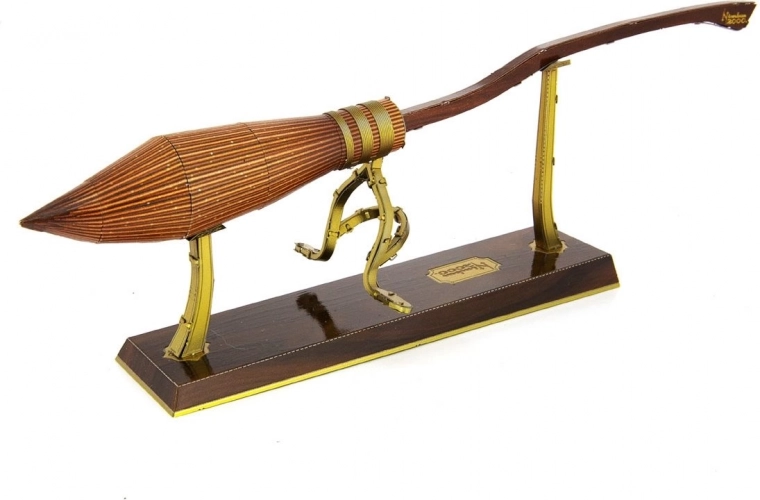 Realistična metalna replika Nimbus 2000