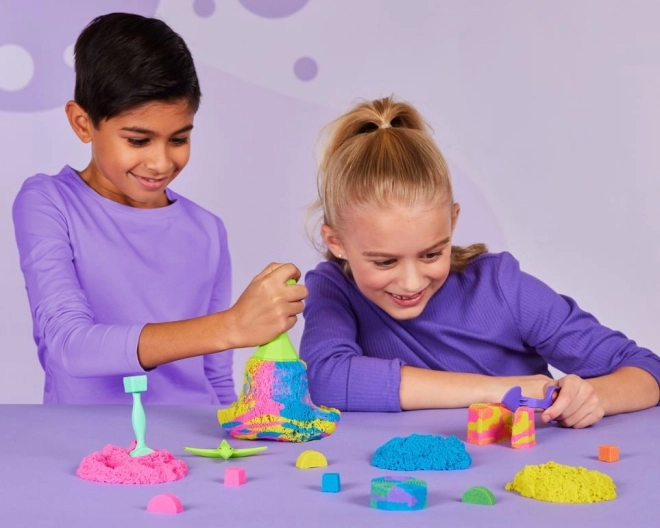 Kinetic Sand Set za stvaranje s čašicama