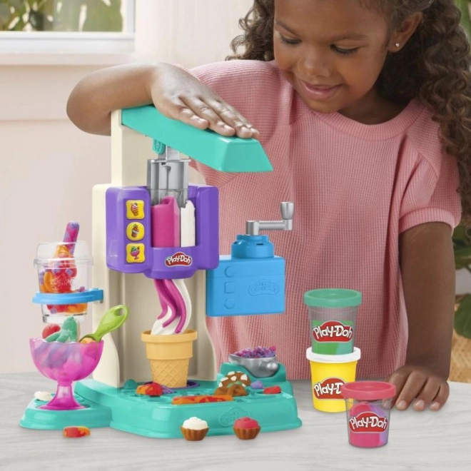 Play-doh zakrivljena sladoledarnica