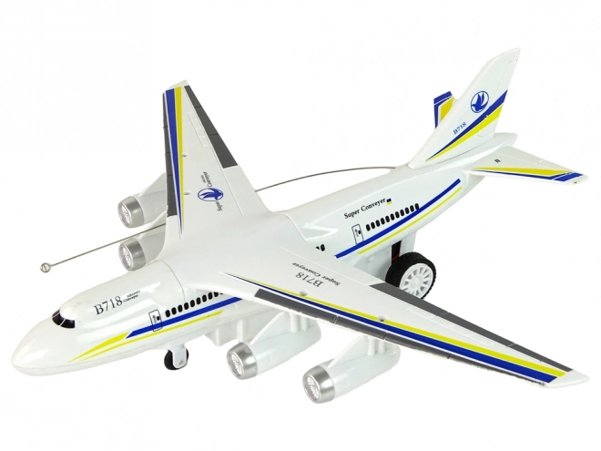 Daljinski upravljani RC putnički avion bijeli