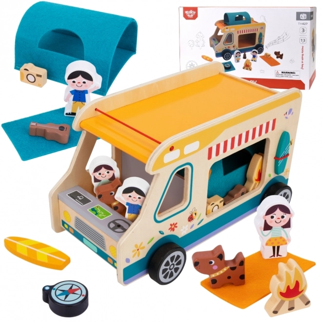 Tooky Toy drveni karavan s figurama za kampiranje