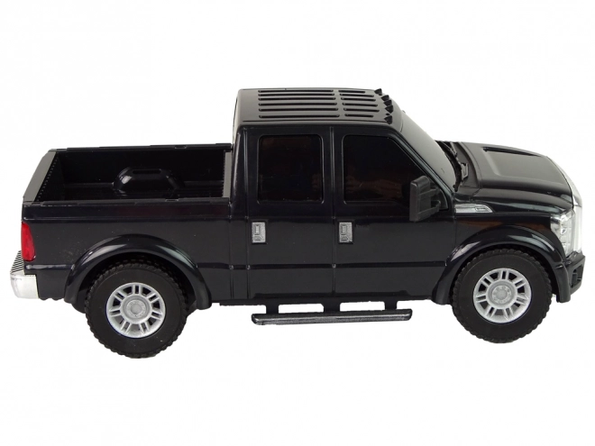 Crni Pickup Ford F-350 s Frikcijskim Pogonom 1:28