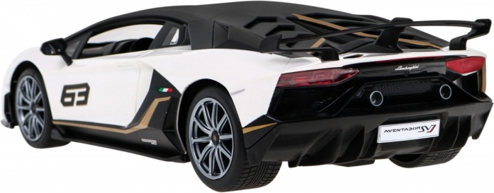 Realističan dizajn Aventador SVJ