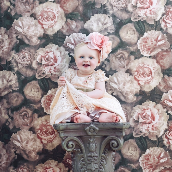 Zidni kalendar Babies – Věra Zlevorová 2025, 30 × 30 cm