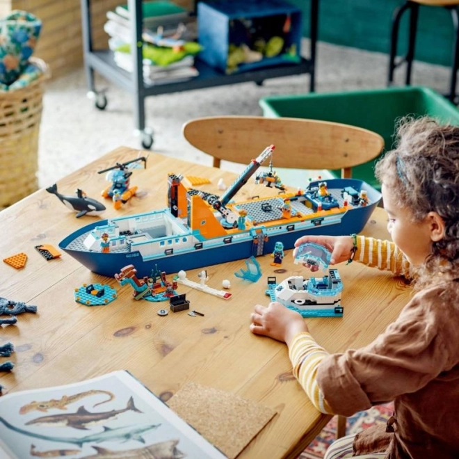 LEGO City brod istraživača Arktika